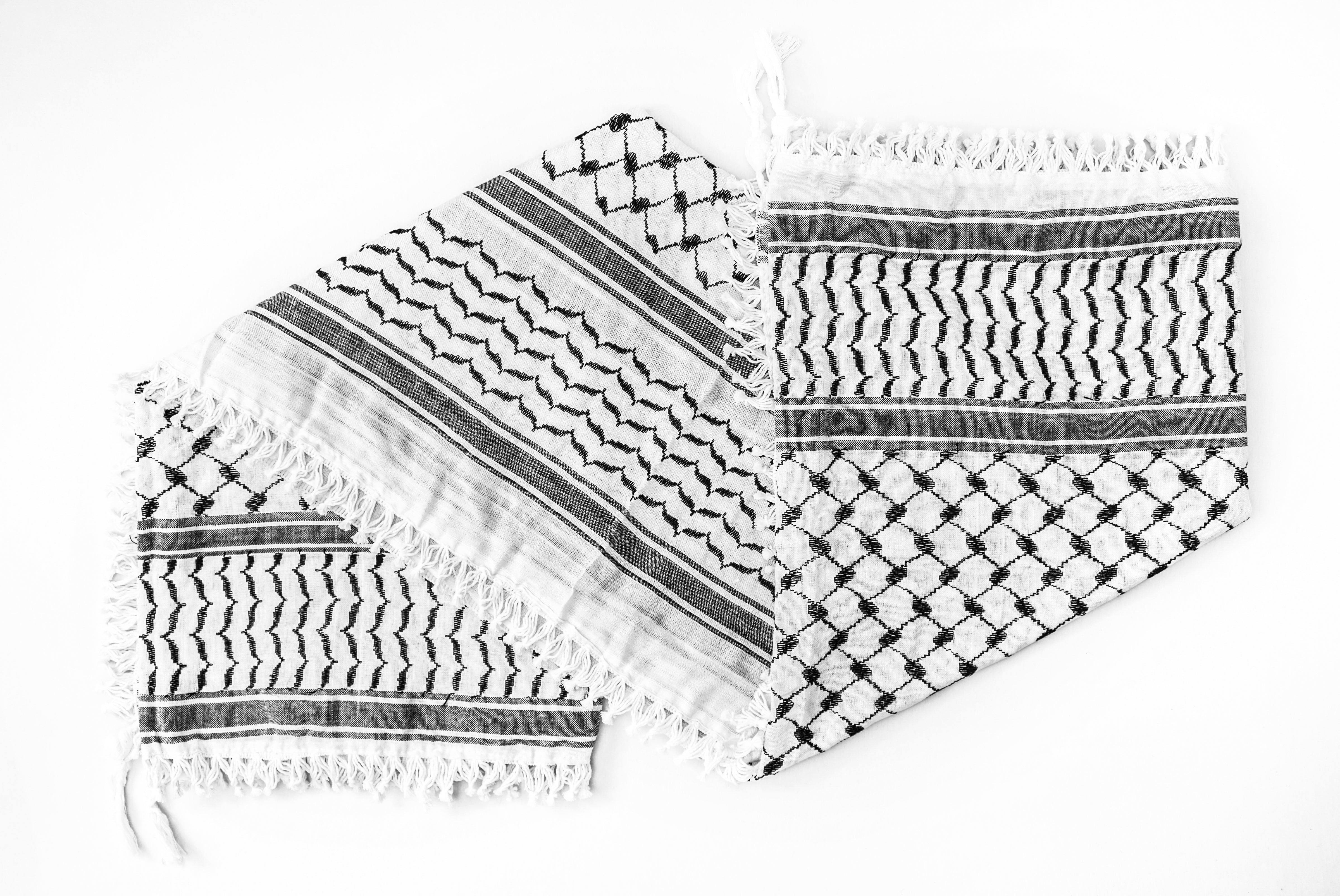 The History and Evolution of the Keffiyeh – KUVRD