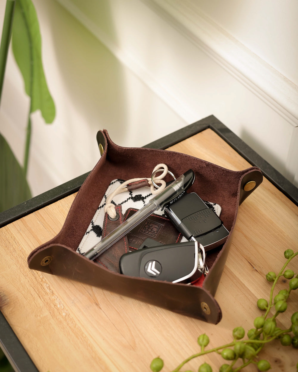 Sumud Stories™ Kufiya Leather Tray